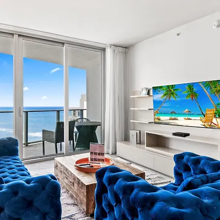 Miami Waves Retreat In Luxury Resort - Steps To The Ocean, Hot Tub And Rooftop Pool